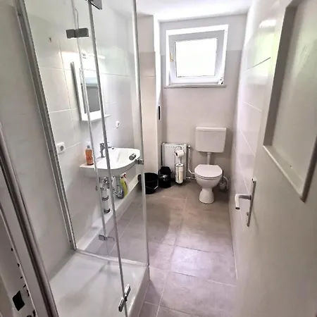 Monteurzimmer Neukoelln Апартаменты *